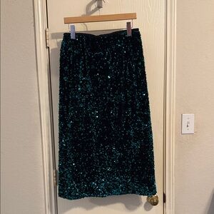 Elegant forest green Sequin Skirt NWT